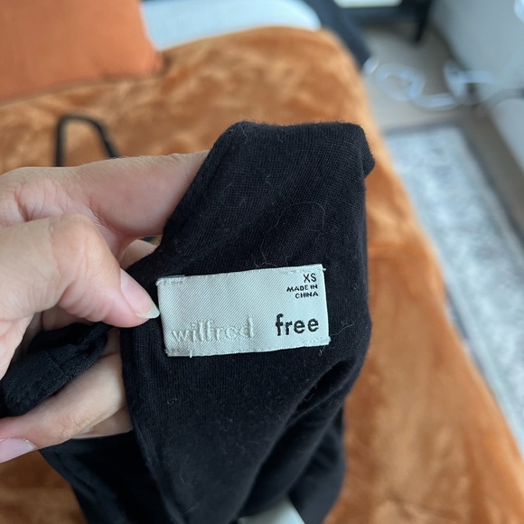 Aritzia open back top - Picture 5 of 5